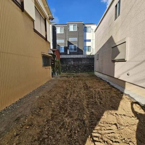 家を建てる前提で土地を探している場合、地盤の丈夫さは譲れない条件の一つです。地盤が脆弱だと追加工事が必要となります。また、過去に地盤沈下や液状化現象を起こした土地は、できるだけ避けた方がいいでしょう。