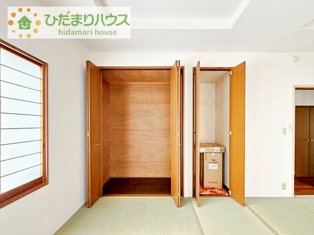 和室の収納は横開きクローゼット！　しまった物の出し入れも楽々です(^^)