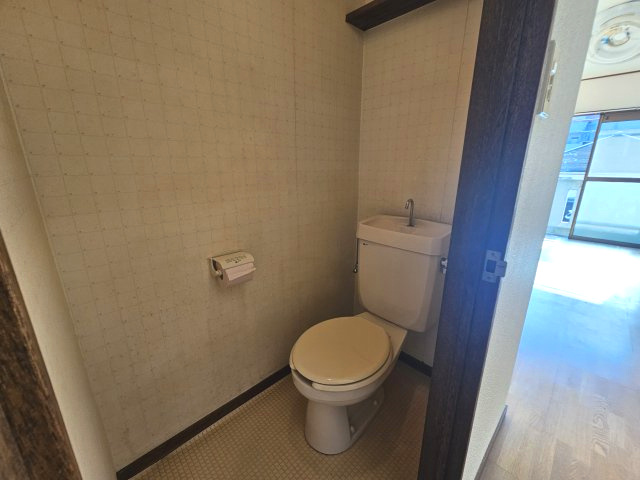 収納棚付き