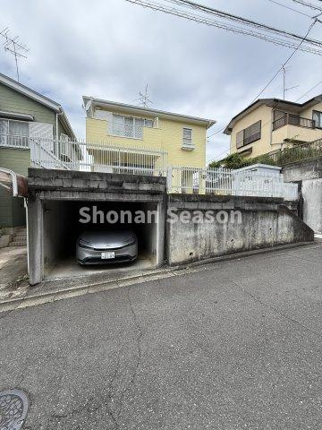 大切なお車を直射日光・風雨から守れるガレージハウスです♪