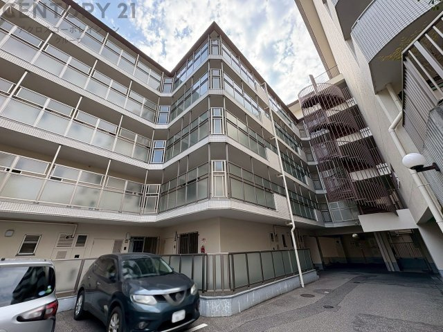 鉄筋コンクリート造5階建て
