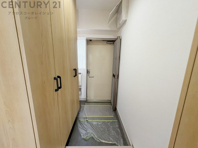 大きな玄関収納付きの玄関です　家族皆様の履物をしっかり収納できます