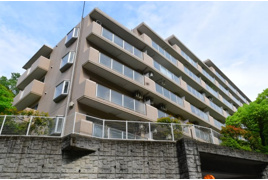 日野市三沢の中古マンションの外観