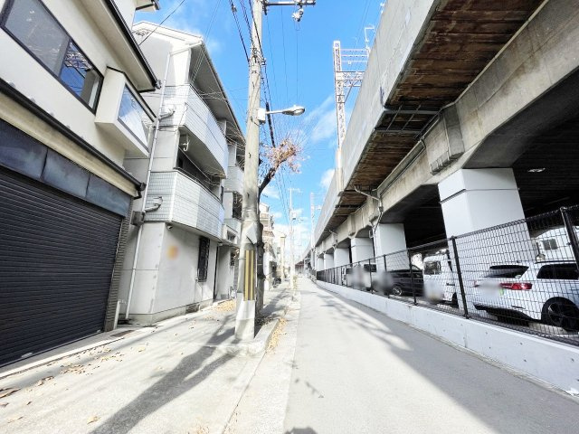 駐車しやすいゆったりとした前面道路