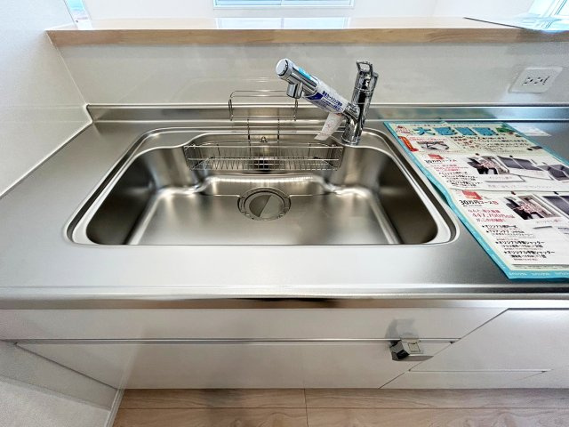 浄水器一体型のハンドシャワーで、お湯も水も浄水可能です。
