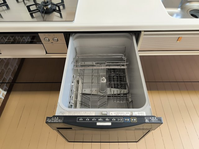 食器洗浄機が後片付けをサポート！食事後の家族のくつろぎタイムをゆっくりもてます♪
