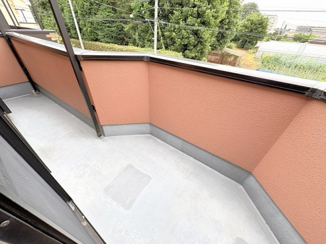 陽当たり良くお洗濯に便利な南面バルコニー。