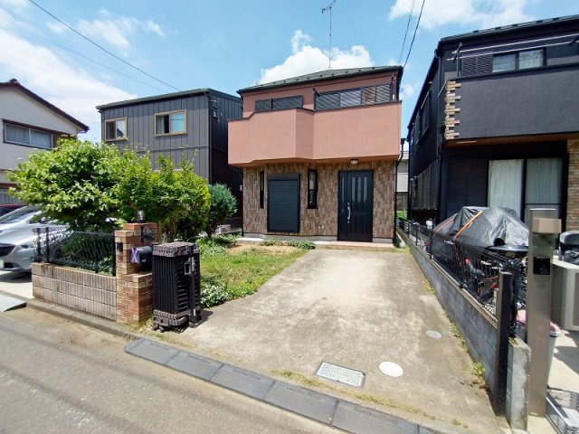 幅員5ｍ公道に面しており、開放感があります。