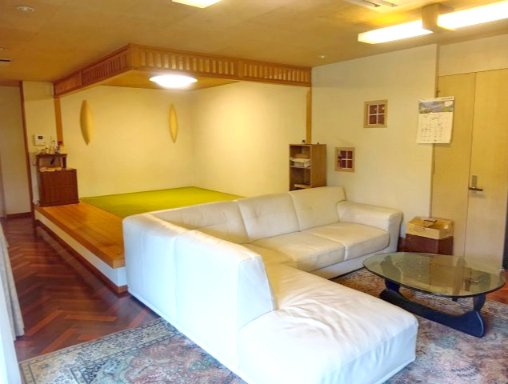 居間には小上がりがあり畳の上でくつろげます！