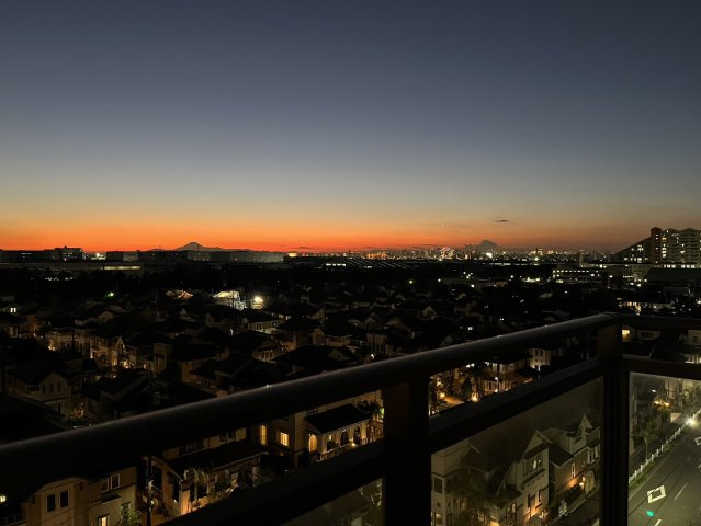 夜景も神秘的で、心休まるひと時を感じることができます。