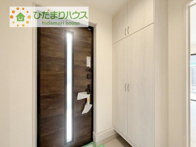 玄関が広いので親子で並んで仲良く靴が履けますね(^^)/