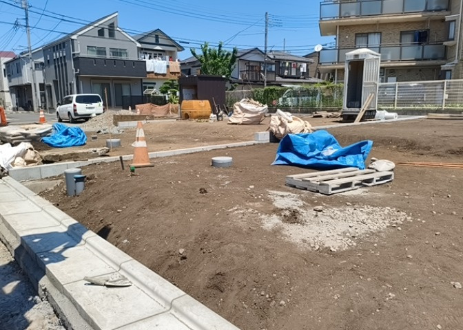 隣家の土地はどうなっているのか、生活利便施設が近くにあるのか、学校まで近いかなど、お客様のライフスタイルにあわせたイメージが重要です。また、近くにあると困る施設が近くにないかも確認するといいでしょう。