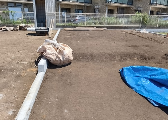 家を建てる前提で土地を探している場合、地盤の丈夫さは譲れない条件の一つです。地盤が脆弱だと追加工事が必要となります。また、過去に地盤沈下や液状化現象を起こした土地は、できるだけ避けた方がいいでしょう。
