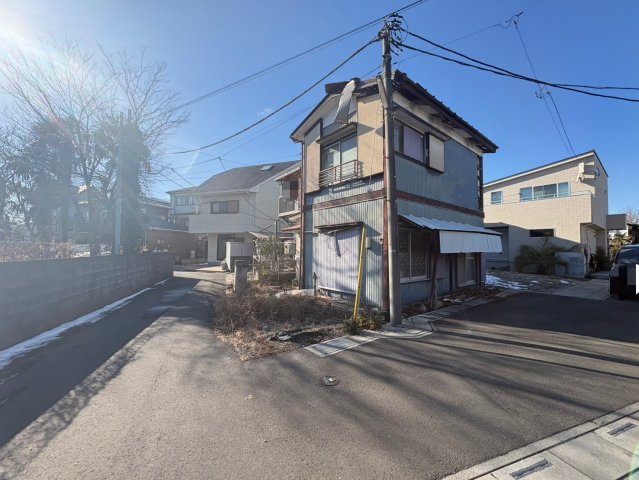 南東角地で陽当り良好！市街化調整区域ですが、どなたでも再建築可能です！当社無料の間取り作成も承ります！荻島小学校まで徒歩約4分(270ｍ)、お子様の通学に安心！お気軽にお問い合わせください！