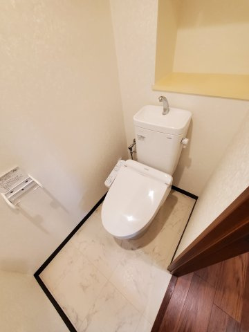 シンプルで使いやすいトイレです