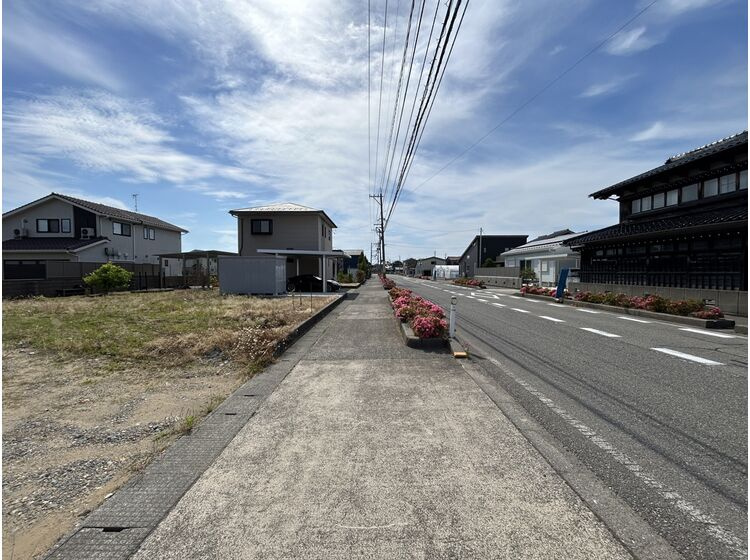 前面道路（北側）