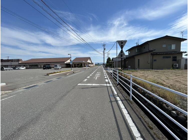 前面道路（東側）