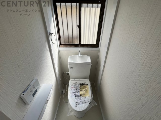 トイレ新調　ウォシュレット付きです