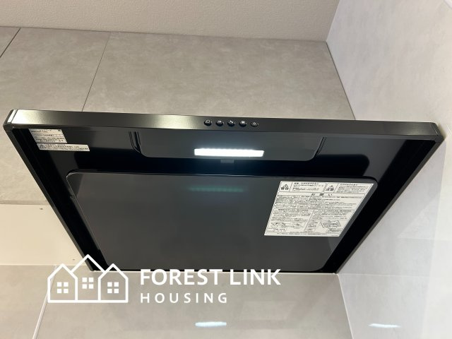 薄型レンジフードでキッチンがスッキリ。