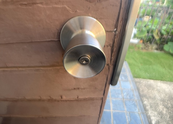 当然のことではありますが、オートロックやセンサーライト、ホームセキュリティーなどの防犯設備があれば、小さいお子様がいるご家庭も安心ですよね！まず物件購入の際は、防犯設備もチェックするようにしましょう。