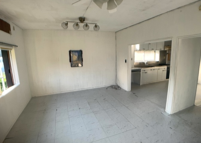 L型アイランドタイプは、キッチンからダイニングにもリビングにも目が行き届くので、とても使いやすい配置です。L字型独立タイプは、キッチンを独立させてるためLDKというよりもLDといった様なイメージです。