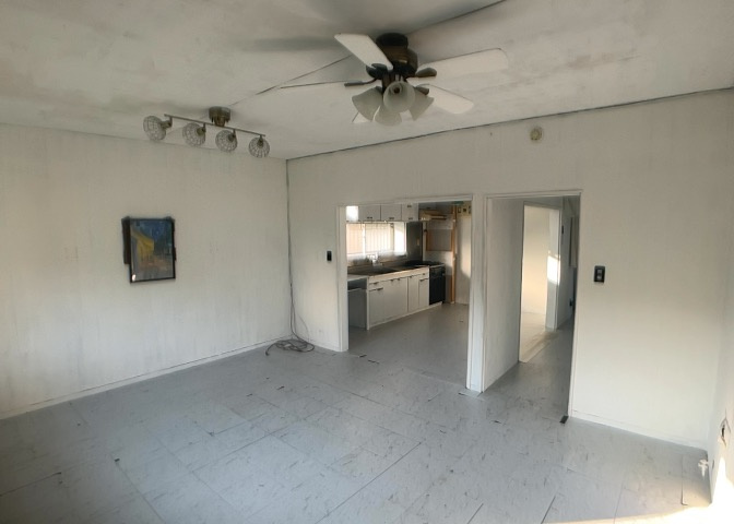 直線タイプはLとDKを一直線に並べた形で対面キッチンのタイプです。一般的なのでよく見かけるかもしれません。直線タイプに似た直接アイランドタイプは、キッチンとダイニングの間に壁がない分広く感じられます。