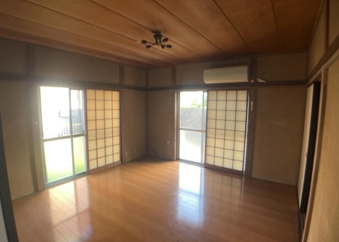 入浴時の快適さも大事なことですが、綺麗な状態を維持できなければ気持ちよく入浴できません。毎日の掃除が楽という点は大事なポイントになります！カビが生えにくく掃除がしやすい、壁や浴槽を選ぶといいでしょう。