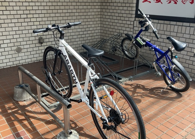 駐車場と明記されていても、最小スペースでつくられた駐車場だと大型車は駐車できなかったり、出入りしにくくなったりする可能性があります。お車のサイズと購入したい物件の駐車場のサイズを現地で確認しましょう。
