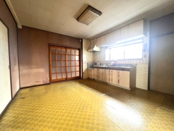 広々としたダイニングキッチンです