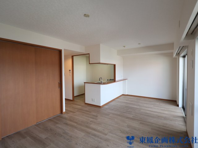 家族が集まるリビングは明るい印象