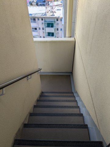 共用階段