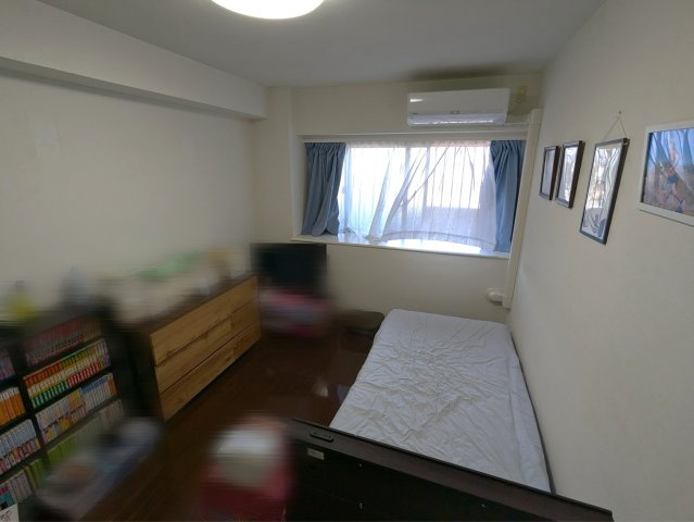 北東の洋室です。エアコン付きです。