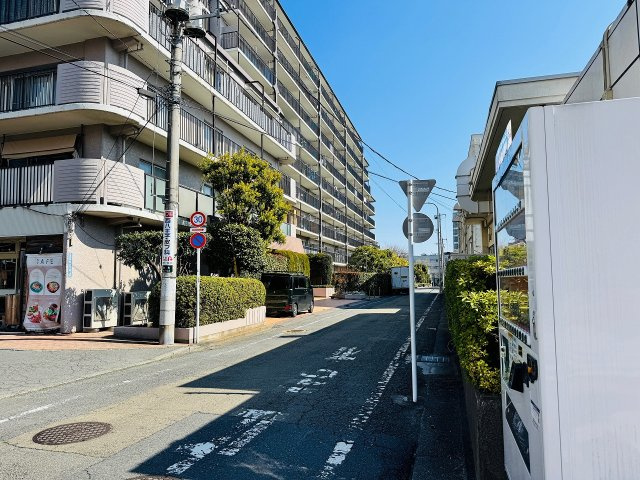 ～徒歩圏内に生活便利施設の揃うマンションです～