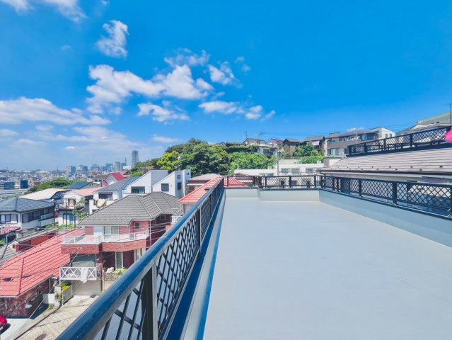 こんなに解放感のある屋上・・・ありますか？