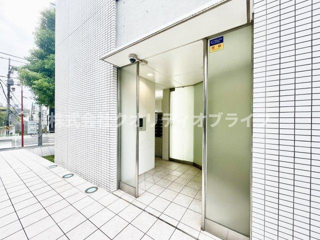 建物入口の様子です