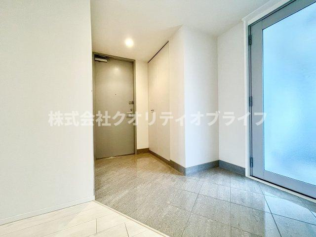 広々とした玄関