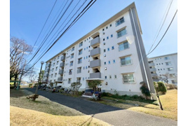 新栄町団地　4街区9号棟の外観