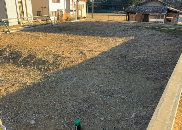 物件の詳細については、現地を見てわかること以外に、役所や法務局などで調べないとわからないことがあります。そのため、現地に行く場合は、もしこの物件を買ったらどのような生活ができるかをイメージしましょう。