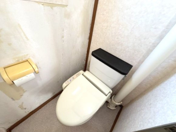 温水洗浄付きトイレです。