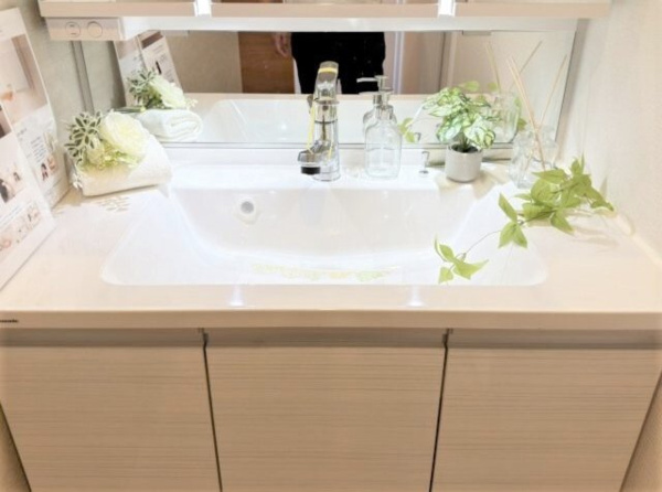 【ライオンズマンション大府第二の独立洗面台】