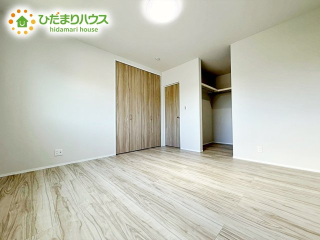 ベッドを置いても余裕の広さがあります。パソコンや趣味のスペースなどインテリアを考えるのも楽しみですね！