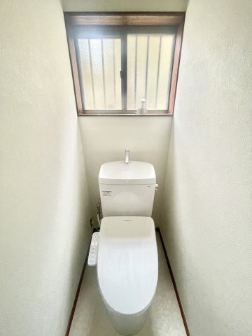 【リフォーム済み】トイレ交換、クロス張替え