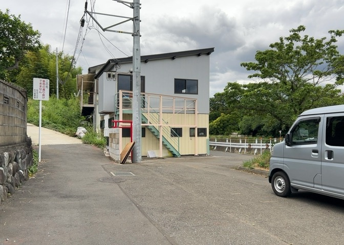 物件の詳細については、現地を見てわかること以外に、役所や法務局などで調べないとわからないことがあります。そのため、現地に行く場合は、もしこの物件を買ったらどのような生活ができるかをイメージしましょう。