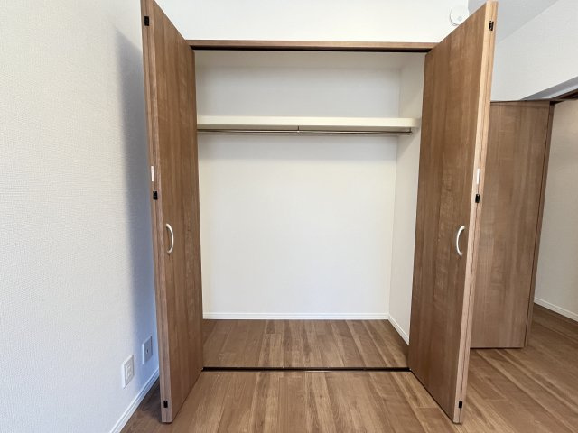 クローゼットにはたっぷり収納していただけます