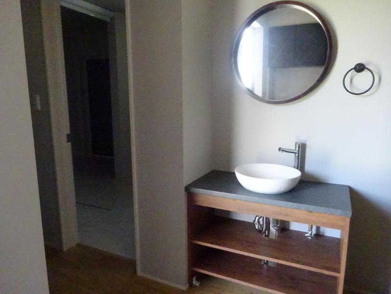 シンプルで使い勝手の良い独立洗面台！