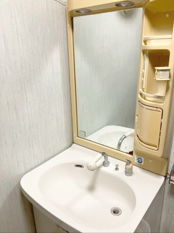 収納力のあるキャビネット付きの洗面化粧台！