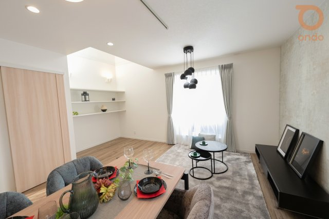 【ondo建物プラン例/リビング】家具の配置がしやすい使い勝手の良い間取り。窓から差し込むやさしい光が、心地よいくつろぎの空間を演出します。