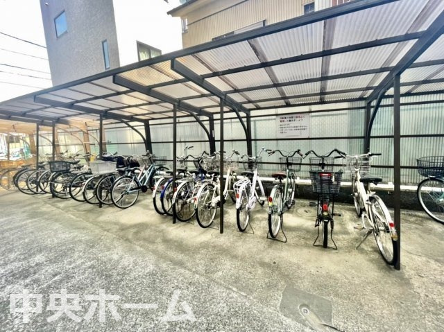 【自転車置き場】最新の空き状況や費用などの詳細は担当スタッフまでお問い合わせください。
