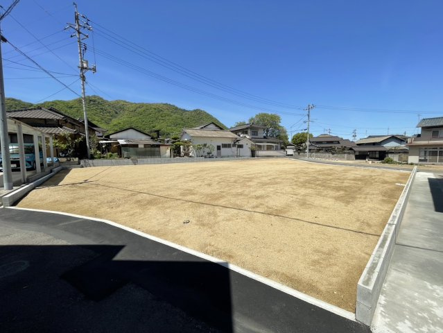 お客様に合った建築会社のご紹介もさせて頂きます！！弊社での建築プランのご相談も承っております◎現地の見学など遠慮はいりませんので、いつでもお気軽にご連絡ください♪現地見学も可能です。