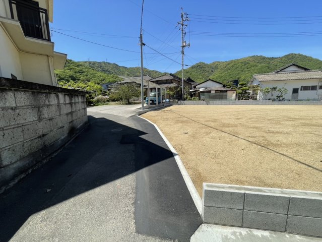 一般的な住宅や庭、駐車場を含むスペースが確保できますよ。例えば、庭を大きく取りたい、ガレージや倉庫を設置したいなど、自由度の高いレイアウトが可能です。お庭を作ってガーデニングも楽しめそう。